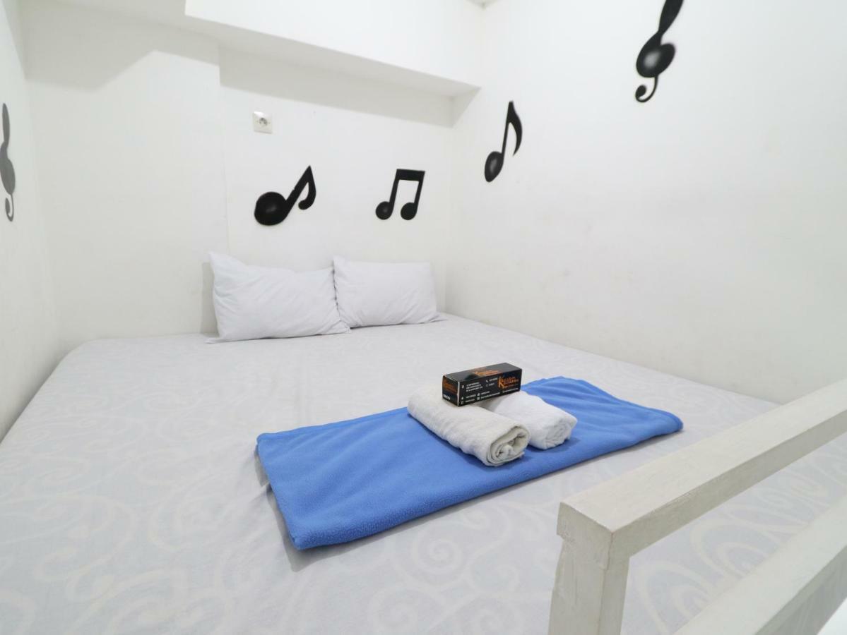 Готель Kamar Keluarga Duri Kosambi Джакарта Екстер'єр фото