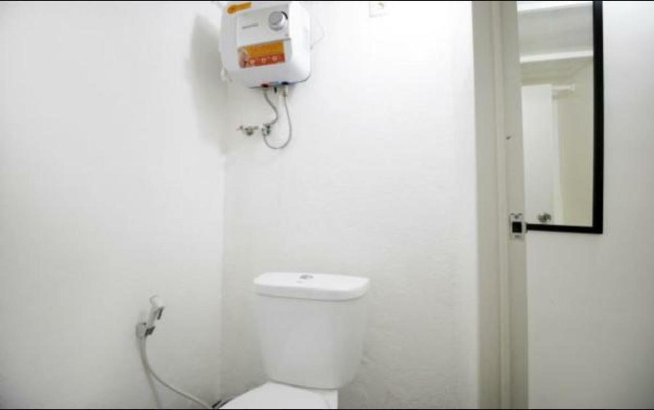 Готель Kamar Keluarga Duri Kosambi Джакарта Екстер'єр фото