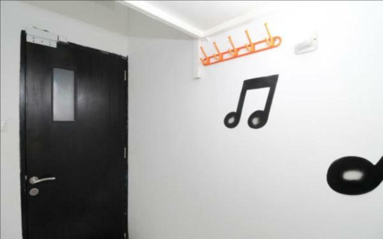 Готель Kamar Keluarga Duri Kosambi Джакарта Екстер'єр фото